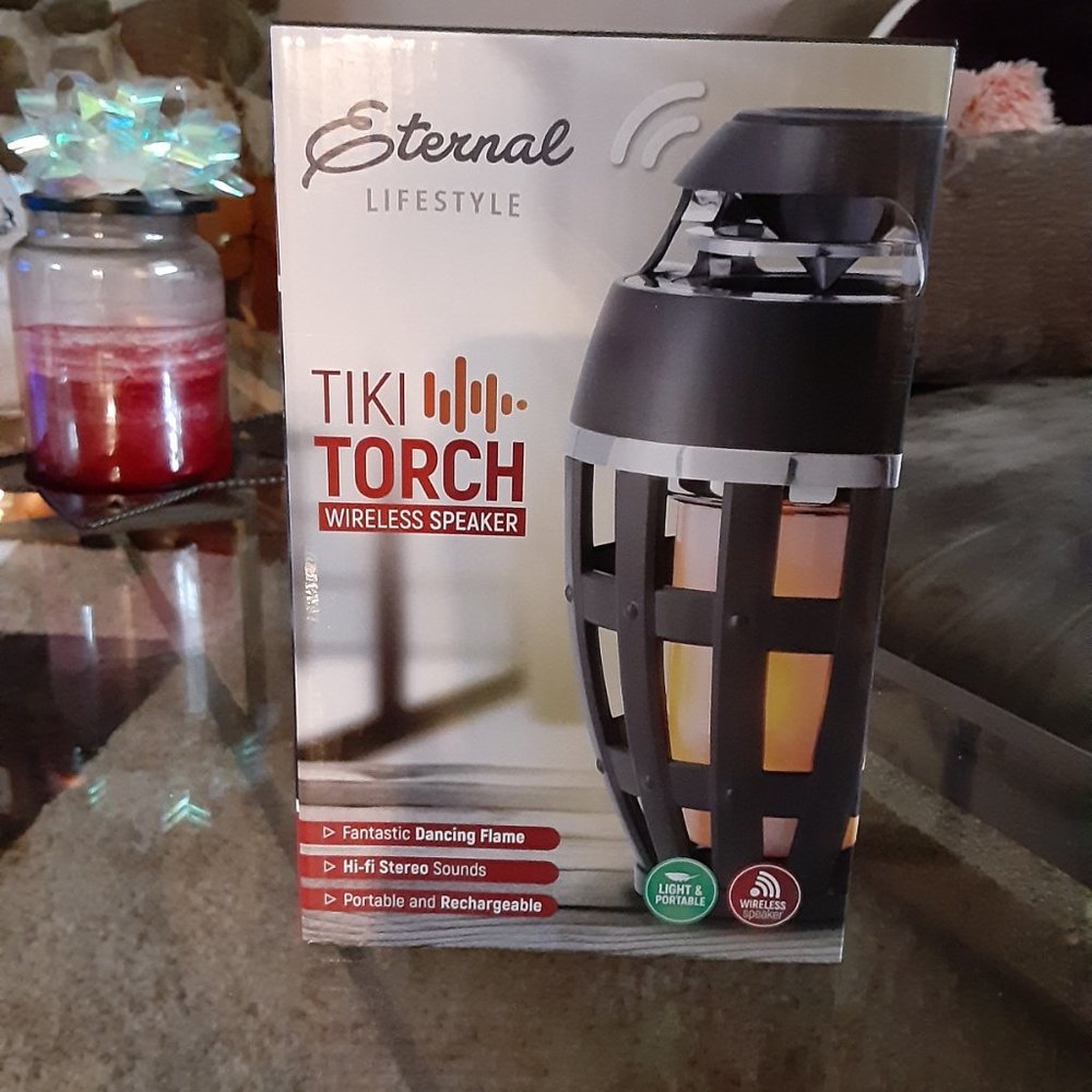 WIRELESS SPEAKER WITH LED TORCH LIGHT NIB